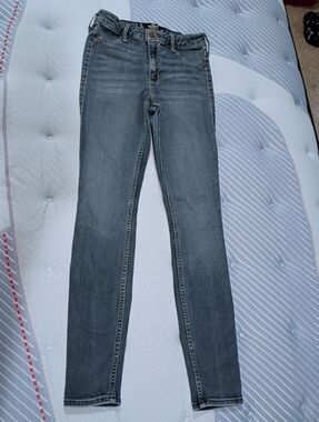 Hollister Junior's High Rise Skinny Jeans in Faded Blue